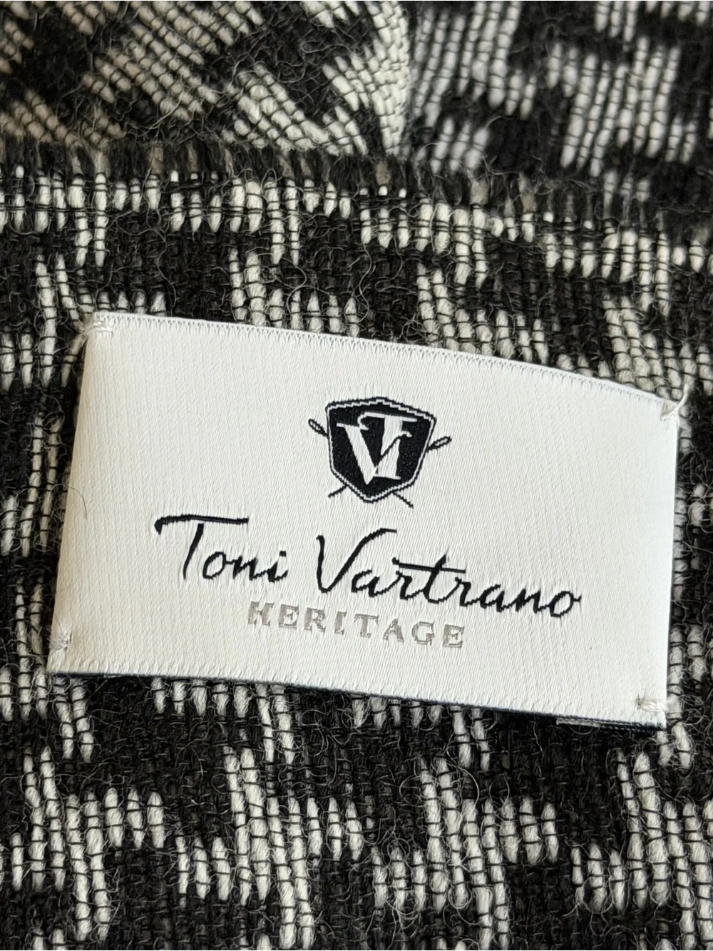 Black and White Houndstooth Scarf/shawl